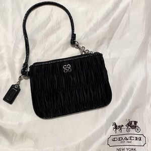 🌸COACH Small wristlet